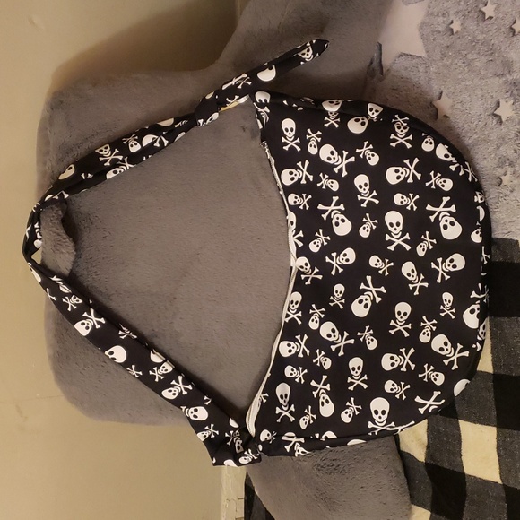 NWOT Skull And Crossbones Multi-Way Hobo Bag - Picture 10 of 12